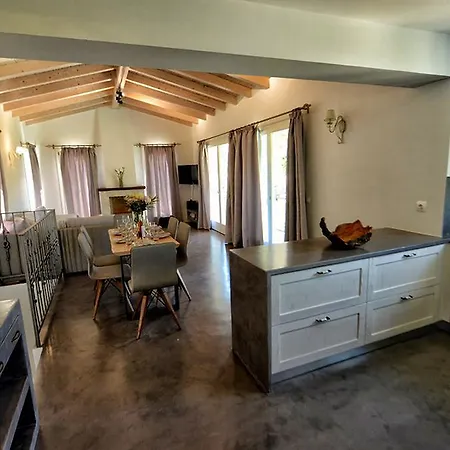 The Cassius Hill House Vila Kassiopi