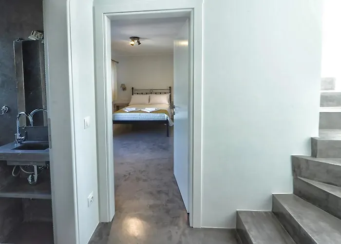 The Cassius Hill House Villa